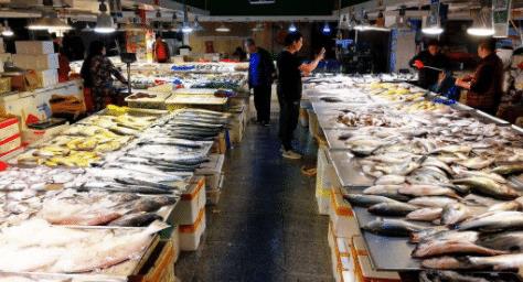 聰明人買海鮮,遇到這3種都會 擠一擠 ,老板內心 遇到高手了